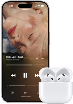 „AirPods Pro 3“ „MagSafe“ įkrovimo dėkle, „iPhone 17 Pro“, „Apple Music“ groja „Everybody Laughs“ (David Byrne ir Ghost Train Orchestra)