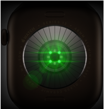 „Apple Watch Series 12“ galinė pusė, aliuminio korpusas, tamsiai bronzinė spalva, keli apvalūs jutikliai su švytinčiais žaliais LED šviesos diodais, kairė pusė iš išorės, „Digital Crown“, alyvuogių spalvos „Sport Band“ dirželis