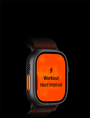 „Apple Watch Ultra 4“, titano korpusas, juoda spalva, bėgimo treniruotė, kitas intervalas, kairė pusė iš išorės, oranžinis veiksmo mygtukas, „Alpine Loop“ dirželis