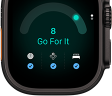 „Apple Watch Ultra 4“, titano korpusas, juoda spalva, pasirengimo įvertinimas 8, dešinė pusė iš išorės, „Digital Crown“, iškilęs šoninis mygtukas