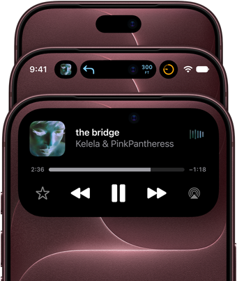Trys burgundijos spalvos „iPhone 18 Pro“ įrenginiai, išdėstyti vėduokle, kad būtų matyti „Dynamic Island“ skirtingais režimais: išjungta, sumažinta, išplėsta