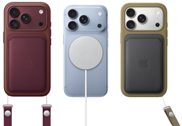 Iš kairės į dešinę: „iPhone 18 Pro“ burgundijos spalvos odiniame dėkle su burgundijos spalvos dirželiu per petį, viduryje – „iPhone 18 Pro“ ledynų spalvos su prijungtu baltu „MagSafe“ įkrovikliu, dešinėje – „iPhone 18 Pro“ sidabro spalvos žaliame odiniame dėkle-piniginėje su dirželiu ant riešo