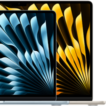 Two „MacBook Air“ laptops demonstrating relative sizes of displays: 13,6 inches and 15,3 inches, measured diagonally
